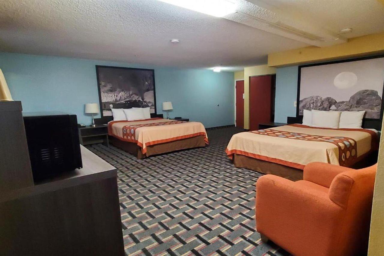 Super 8 By Wyndham Henderson North East Denver Eksteriør bilde