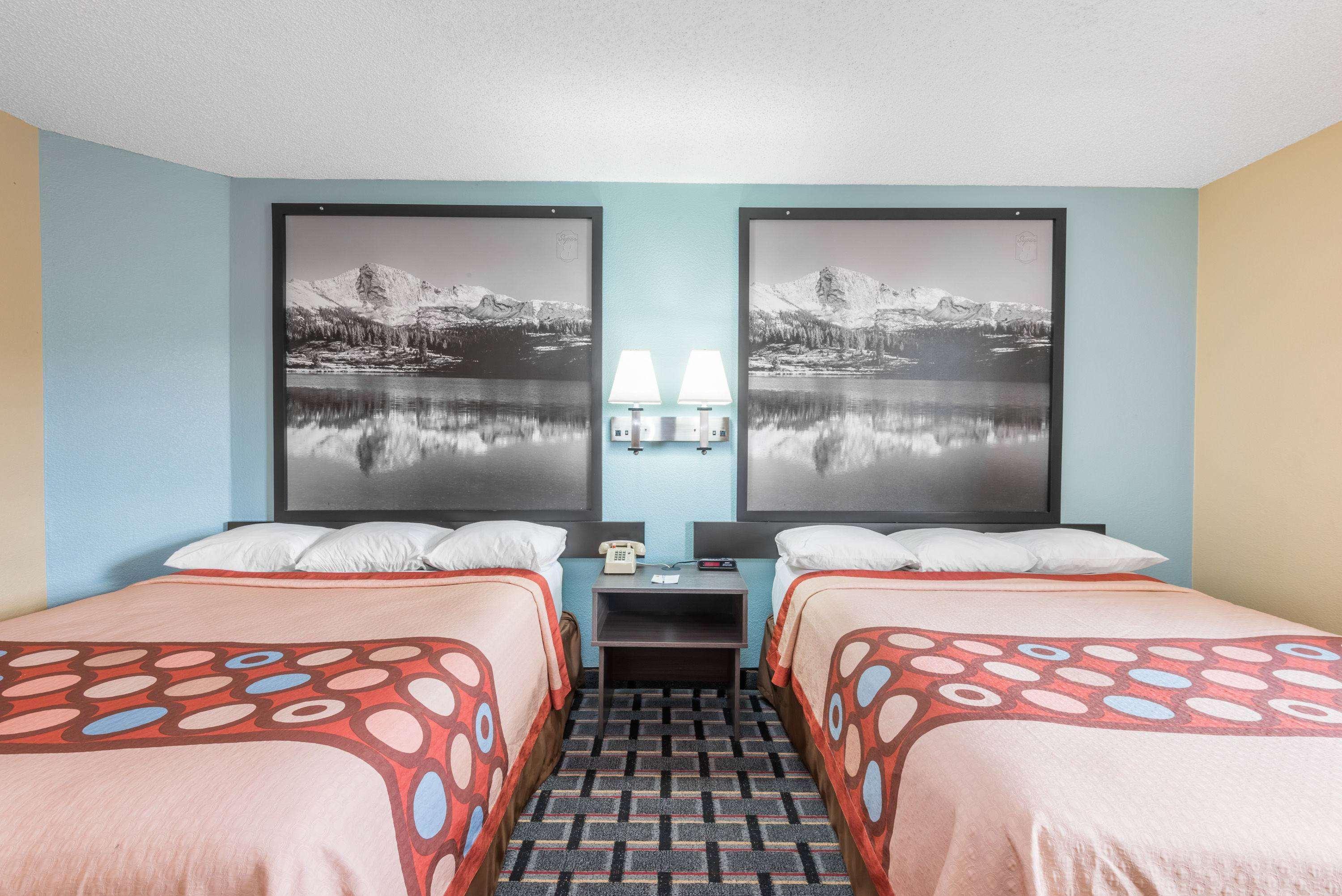 Super 8 By Wyndham Henderson North East Denver Eksteriør bilde