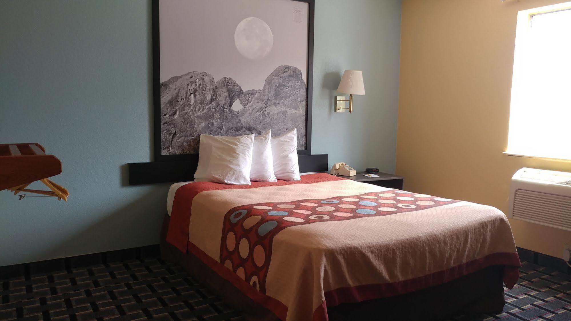 Super 8 By Wyndham Henderson North East Denver Eksteriør bilde