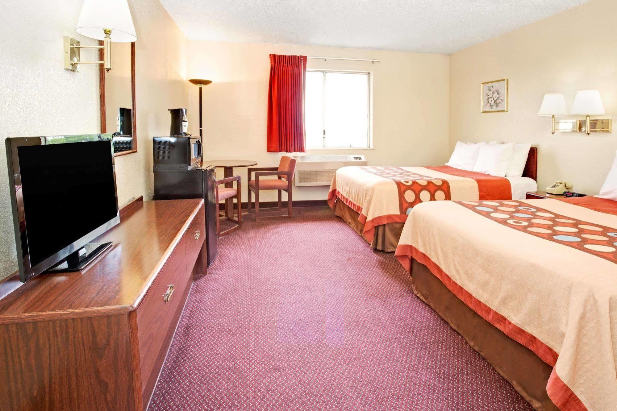 Super 8 By Wyndham Henderson North East Denver Eksteriør bilde
